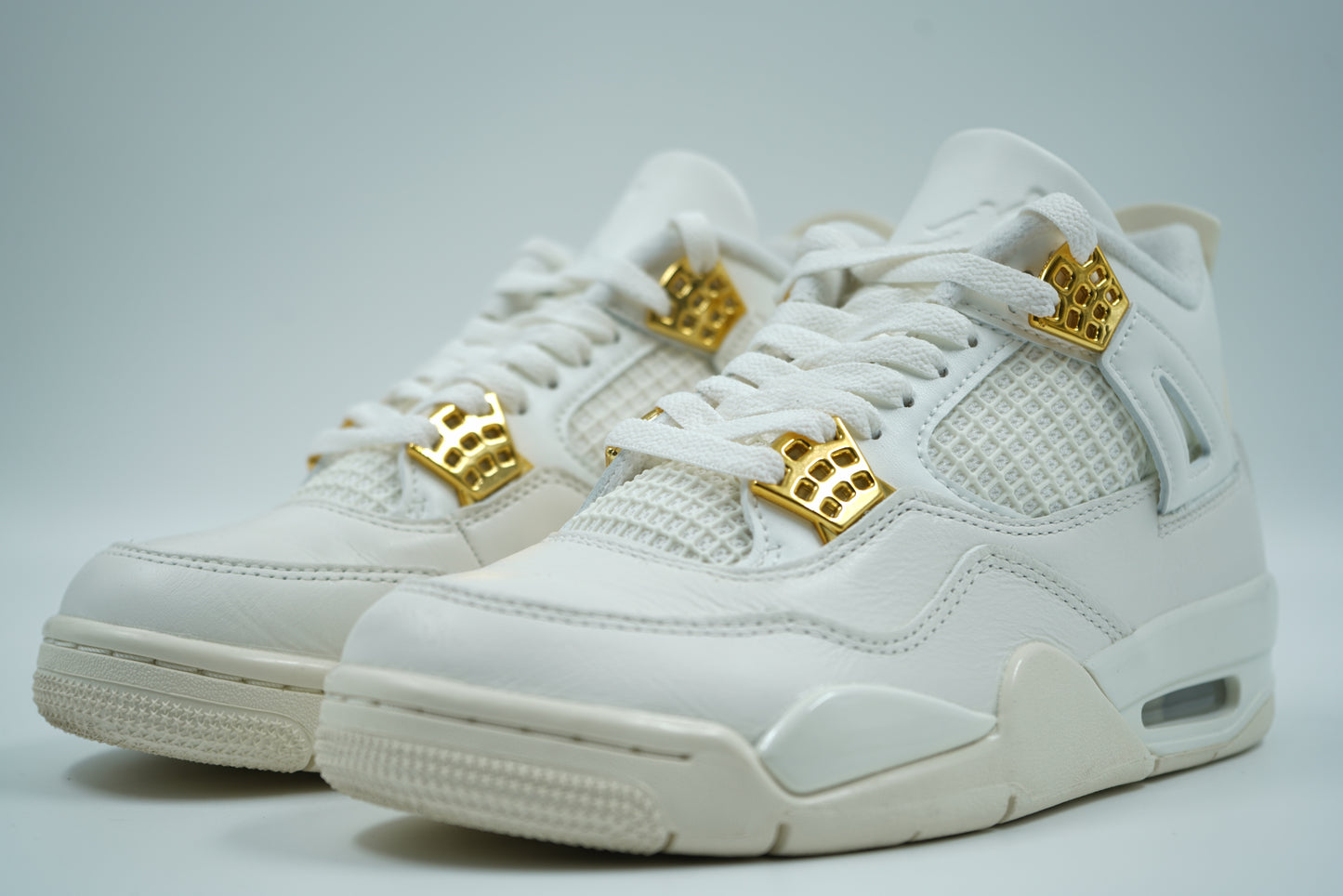 Air Jordan 4 Metallic Gold
