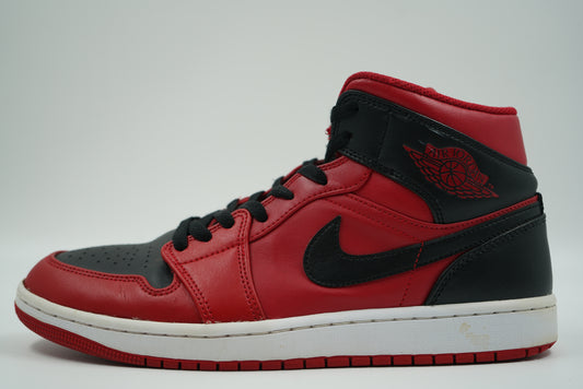 Air Jordan 1 Mid Reverse Bred