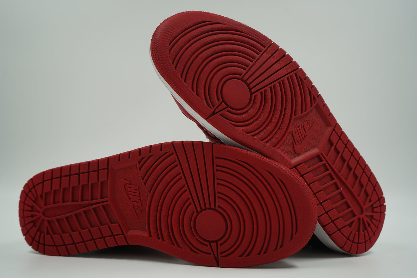 Air Jordan 1 Mid Reverse Bred