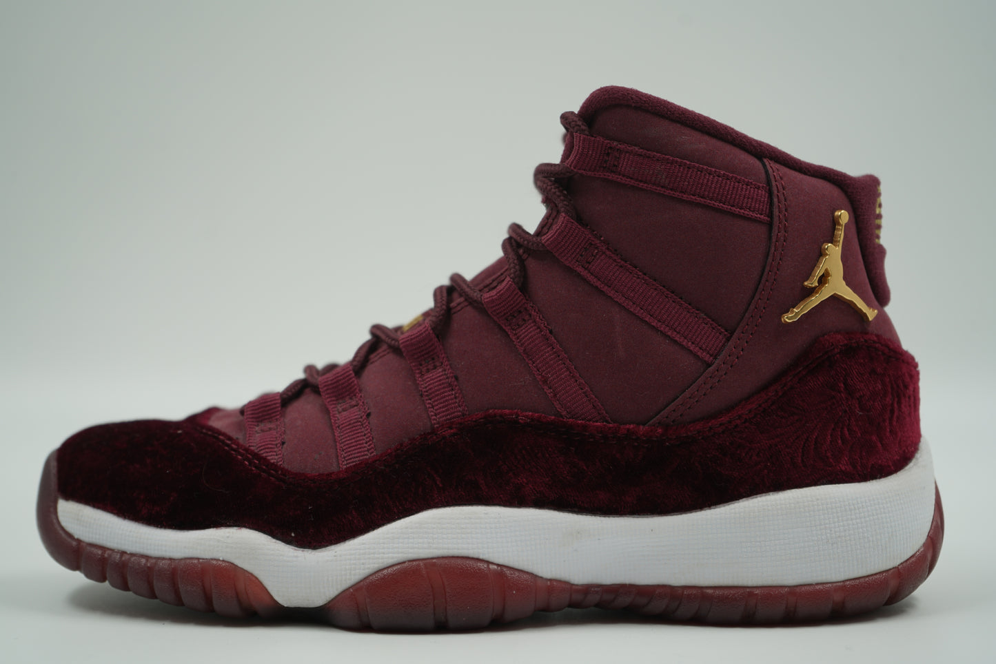 Air Jordan 11 Heiress Night Maroon
