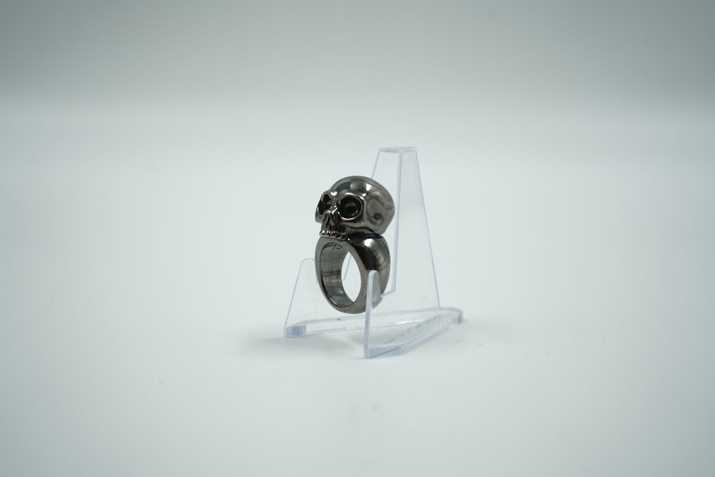 Mcqueen Scull Grey Ring