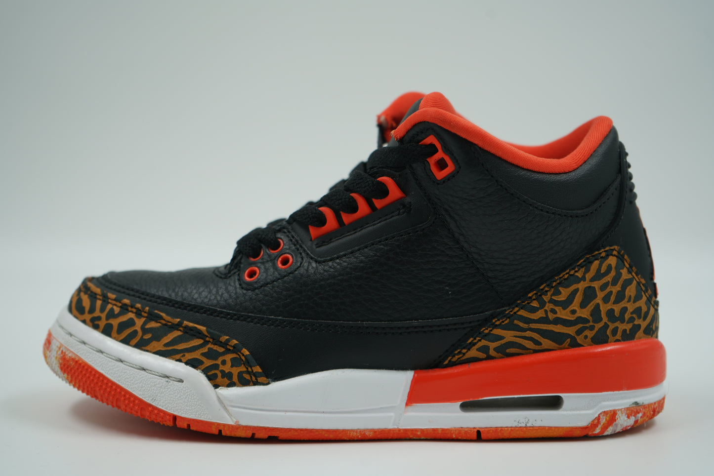 Air Jordan 3 Kumquat