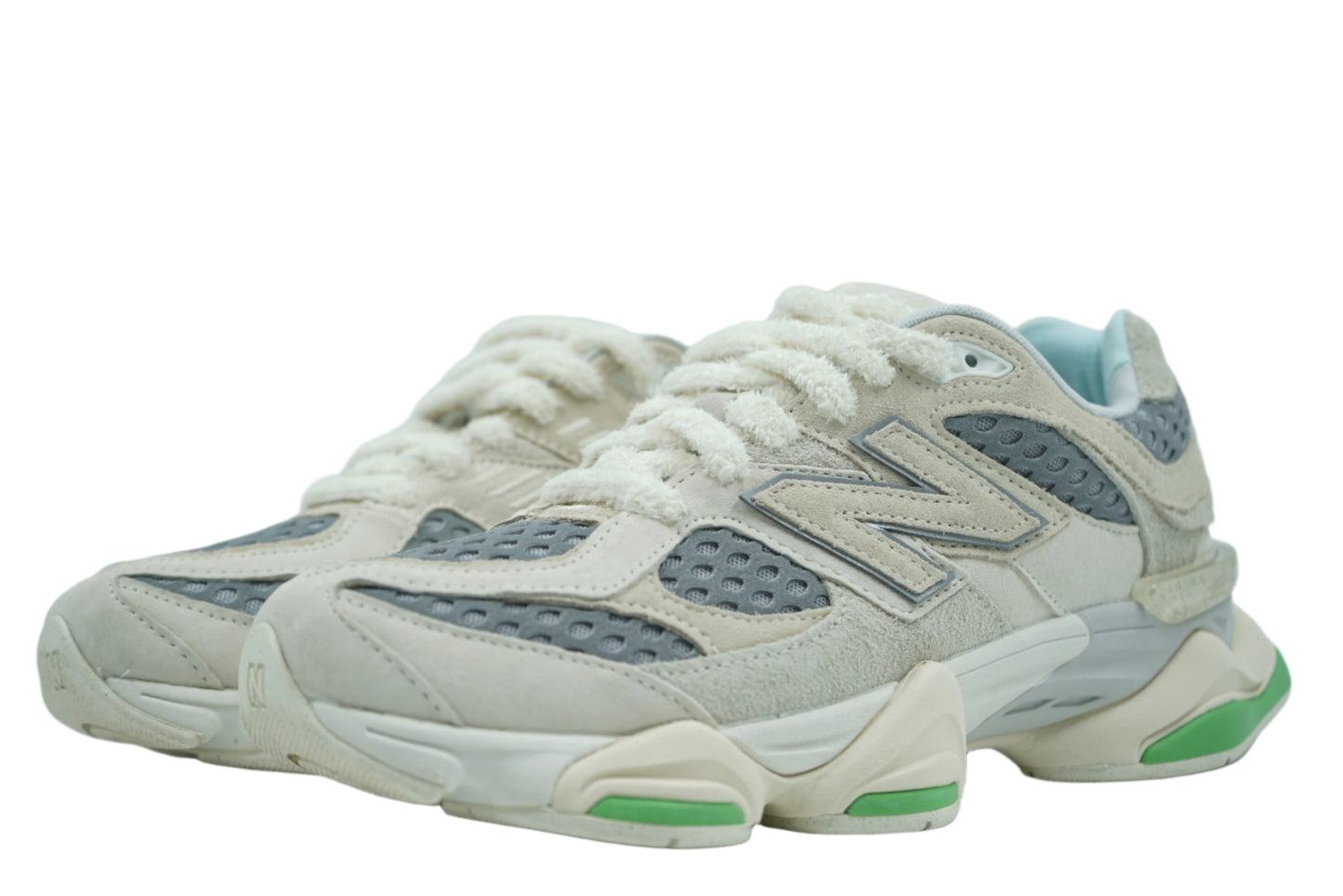 New Balance 9060 Bricks & Wood