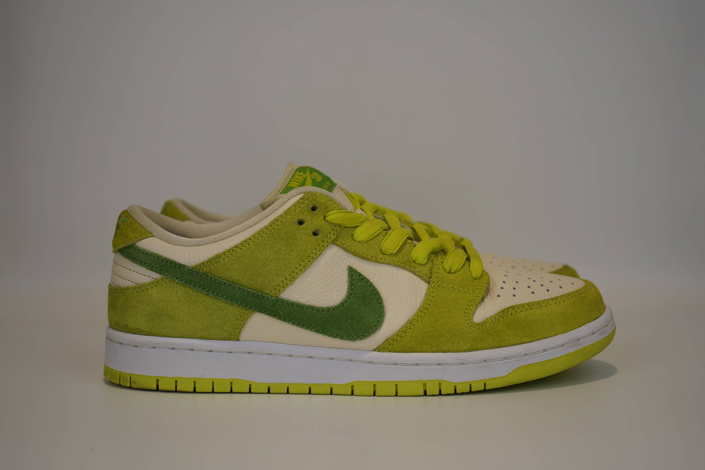 SB DUNK LOW PRO Green Apple (Pre-owned)