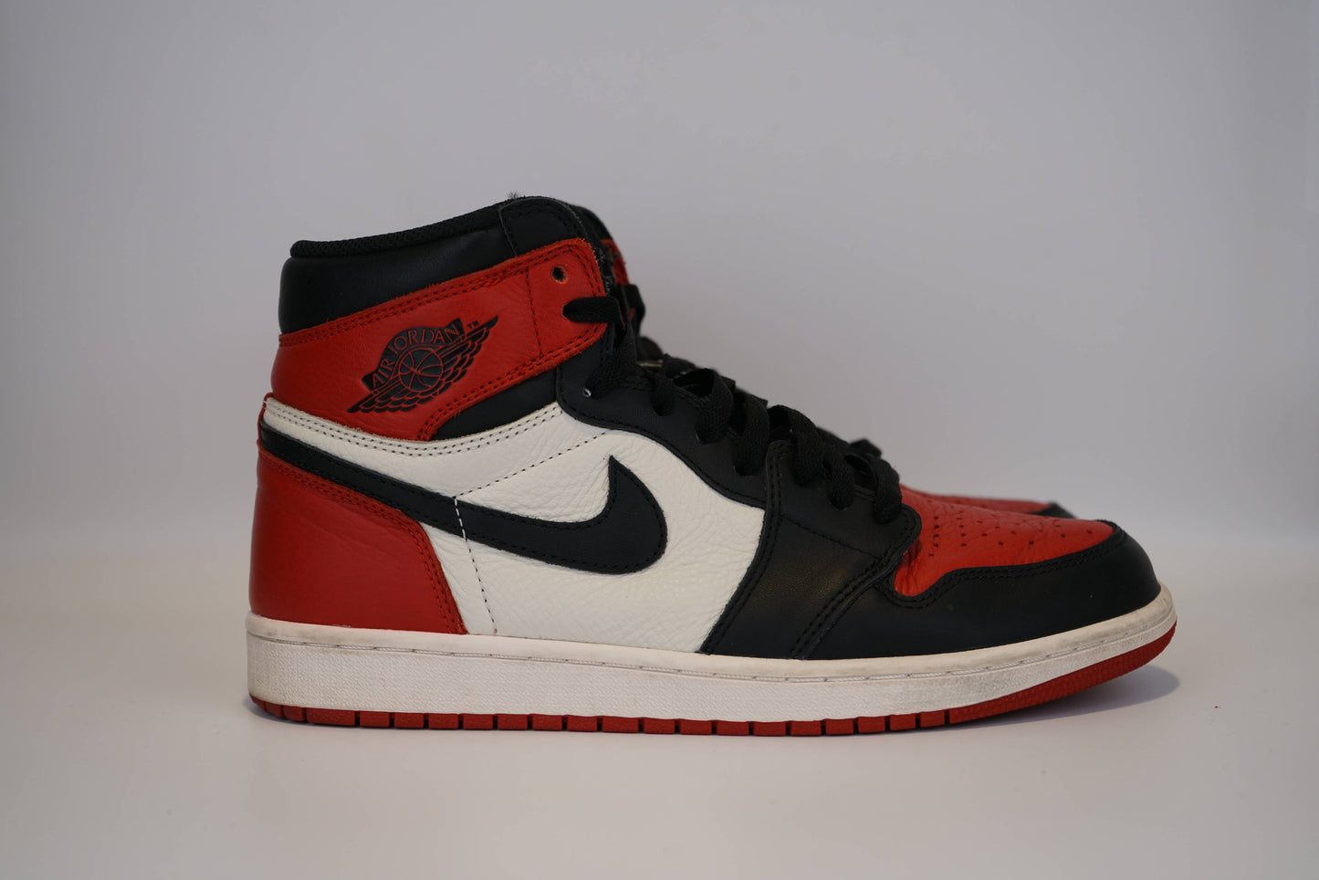 Air Jordan 1 Retro High OG Bred Toe