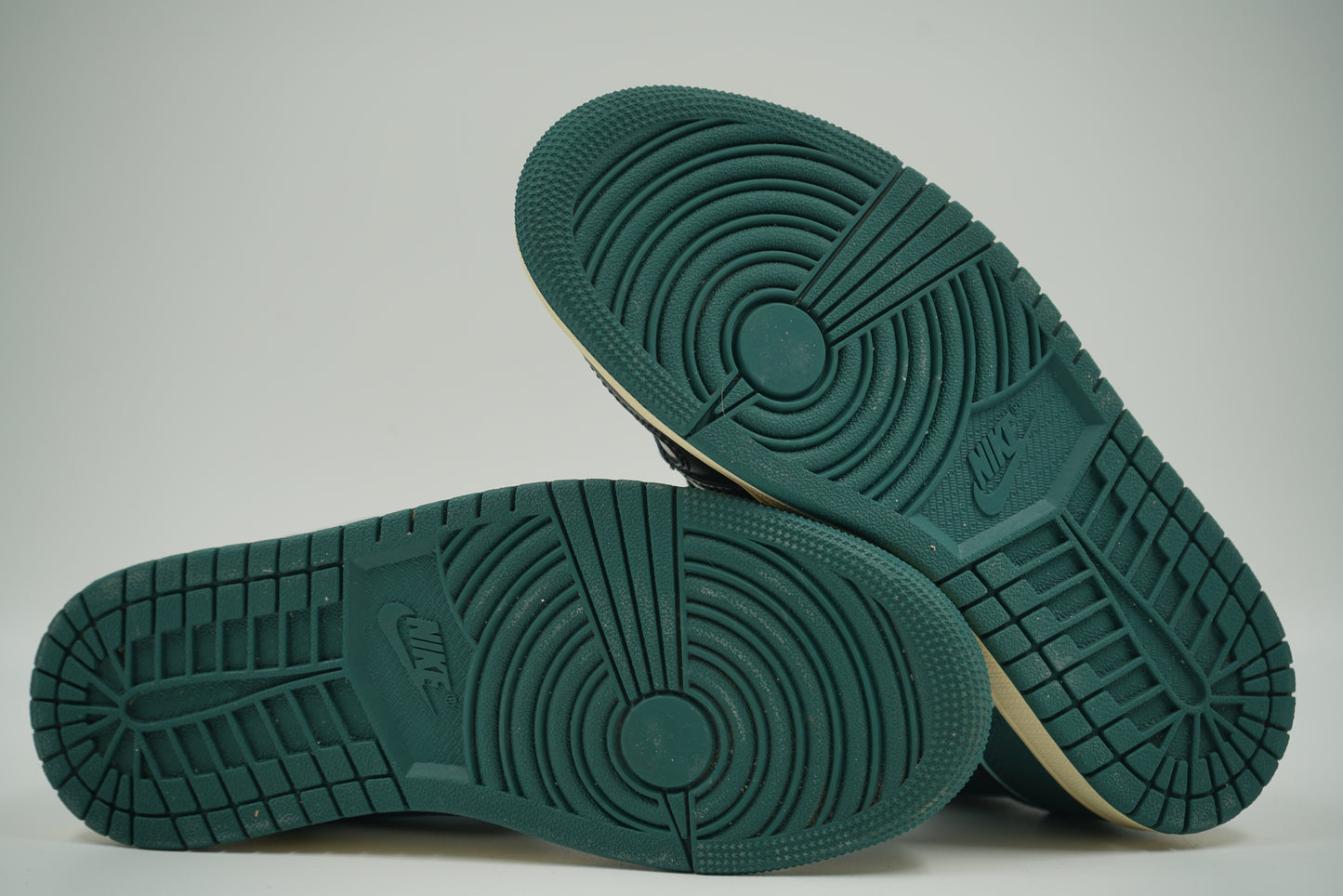 Air Jordan 1 Mid SE Oxidized Green