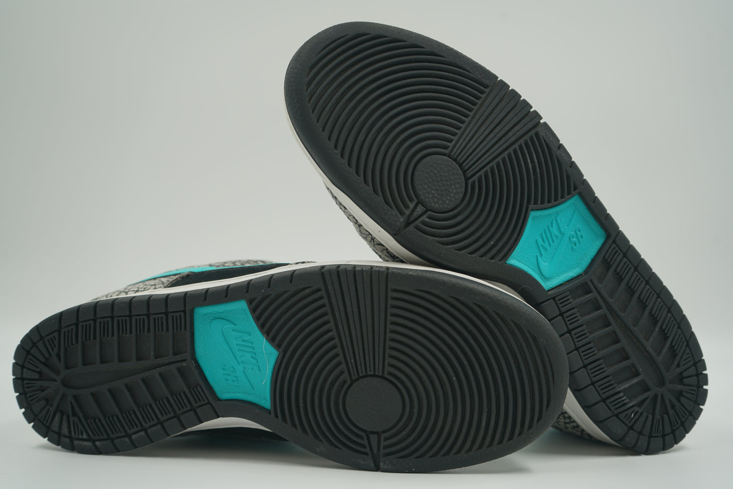 SB Dunk Low Atmos Elephant