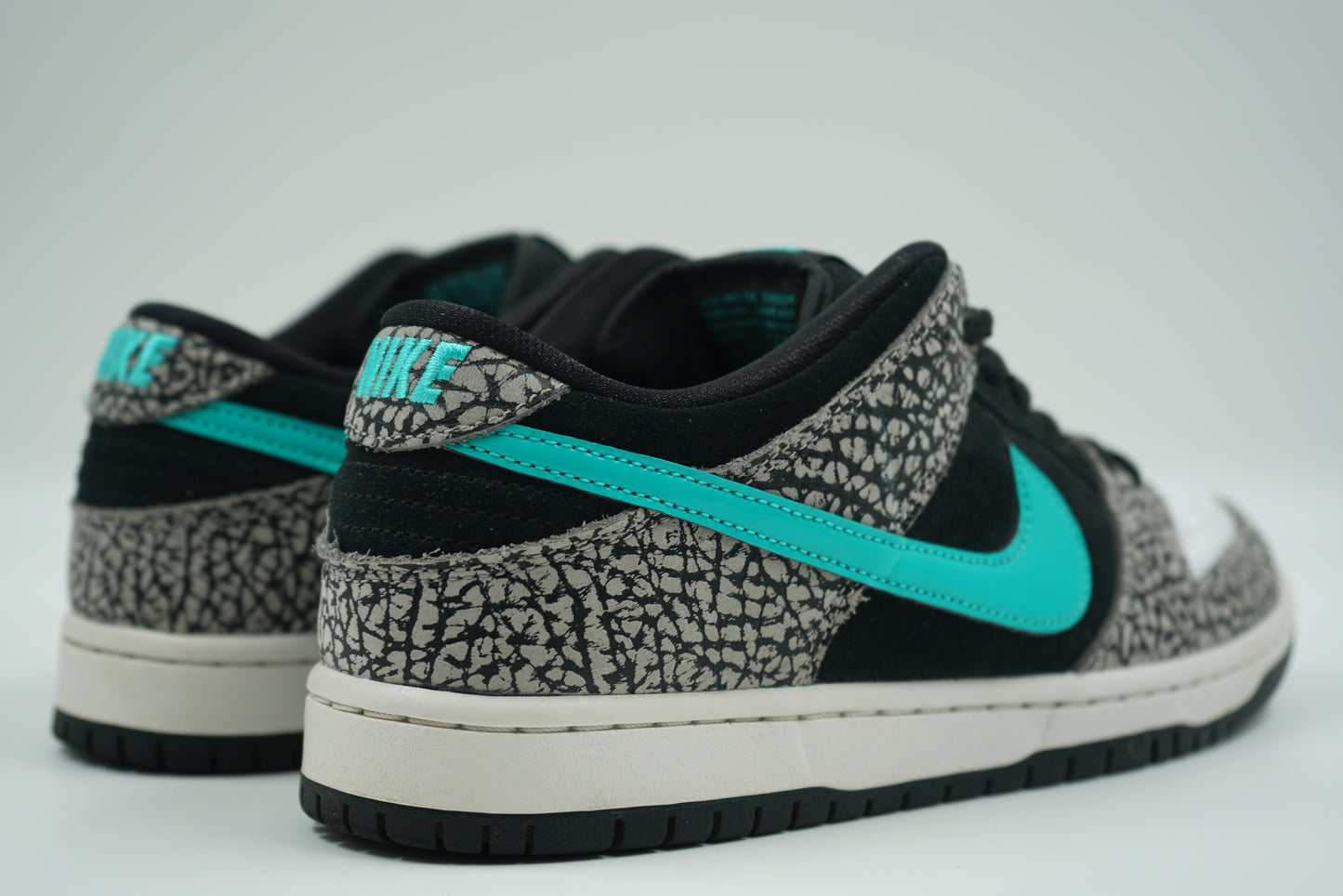 SB Dunk Low Atmos Elephant