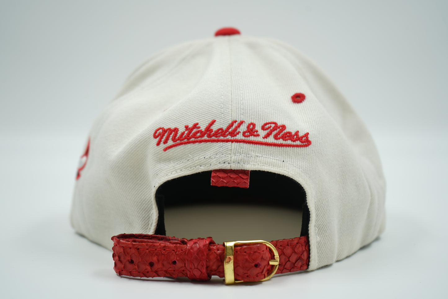 Mitchell And Ness Chicago Bulls White Snake Skin Cap