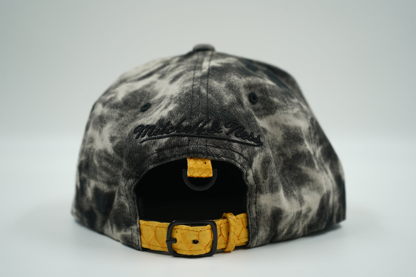Mitchell And Ness LA Lakers Yellow Snakeskin Cap