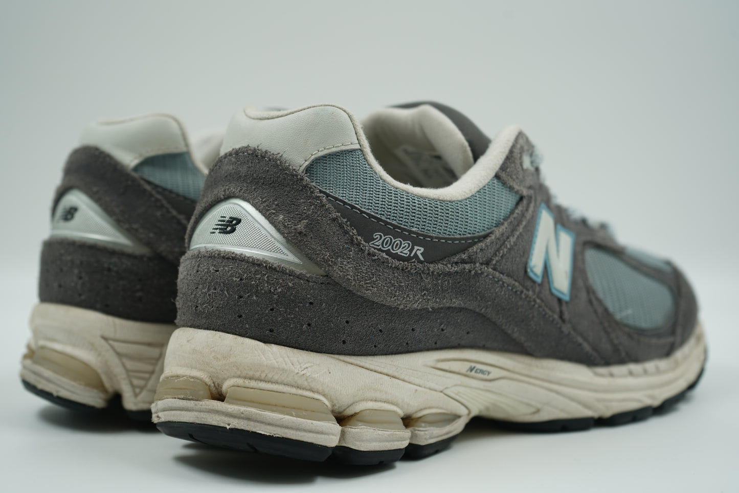 New Balance 2002R Magnent Lead