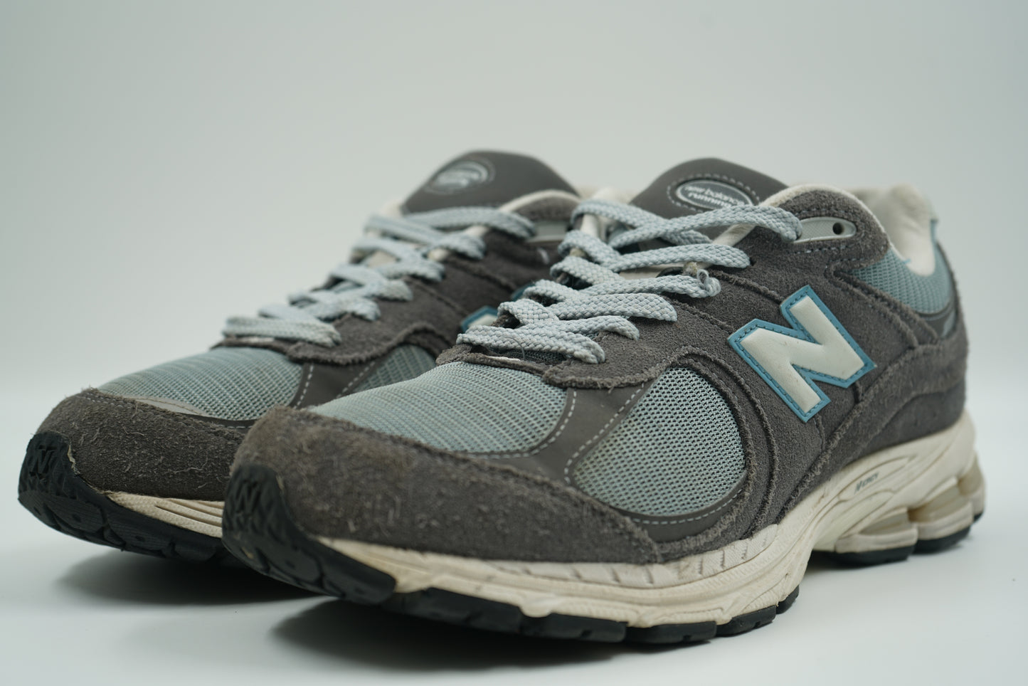 New Balance 2002R Magnent Lead