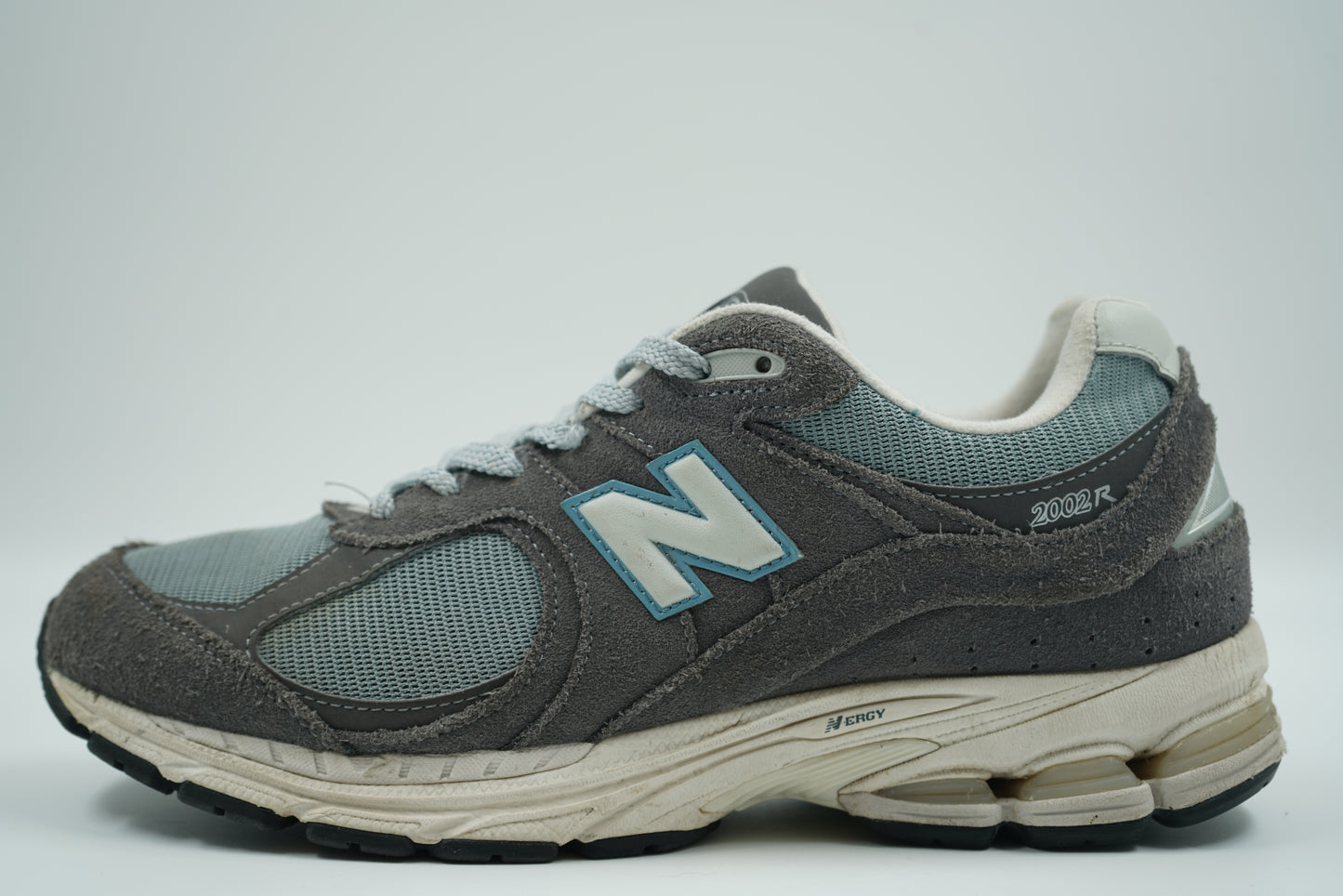New Balance 2002R Magnent Lead