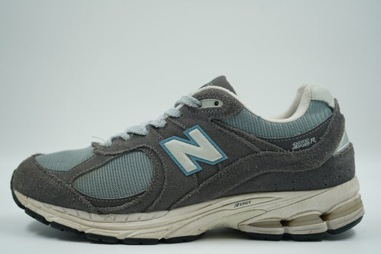 New Balance 2002R Magnent Lead