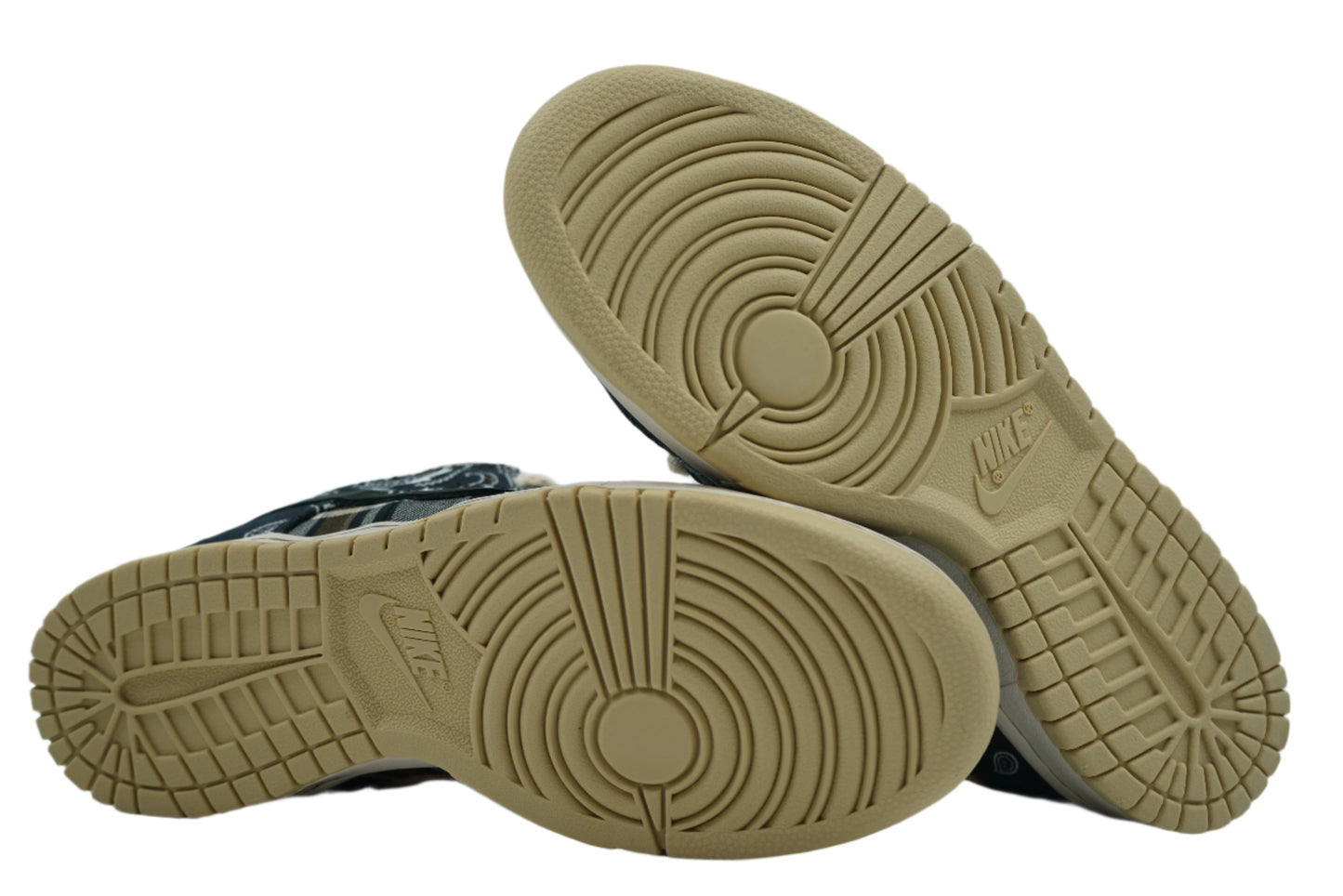 SB Dunk Low Premium Travis Scott
