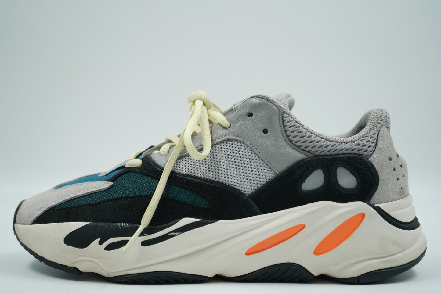 Yeezy 700 Waverunner
