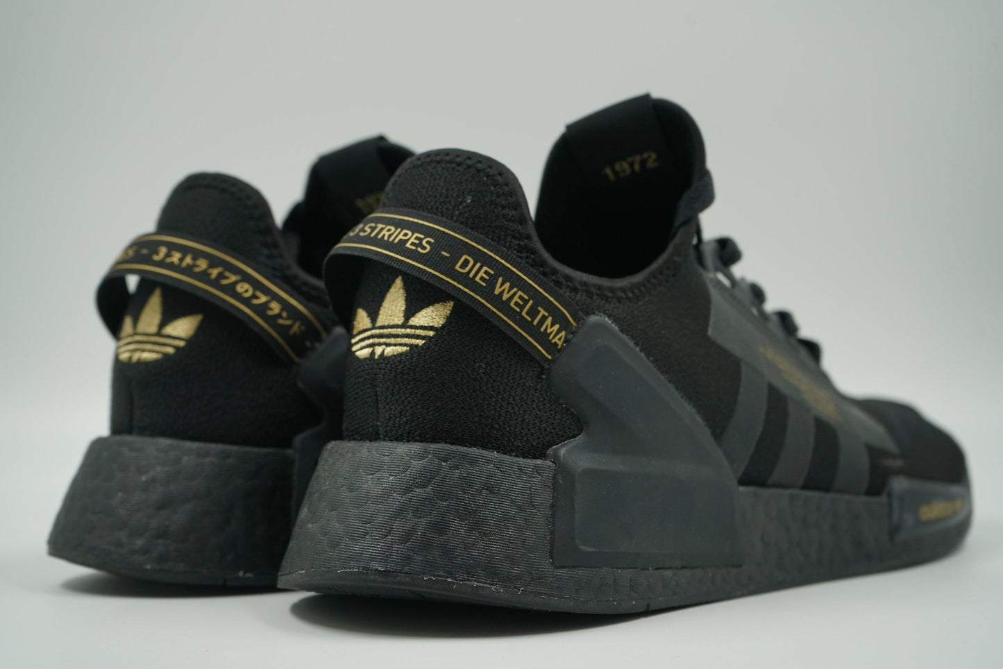 Adidas NMD R1 V2 Black Gold Metallic - Adidas - SecondPlace
