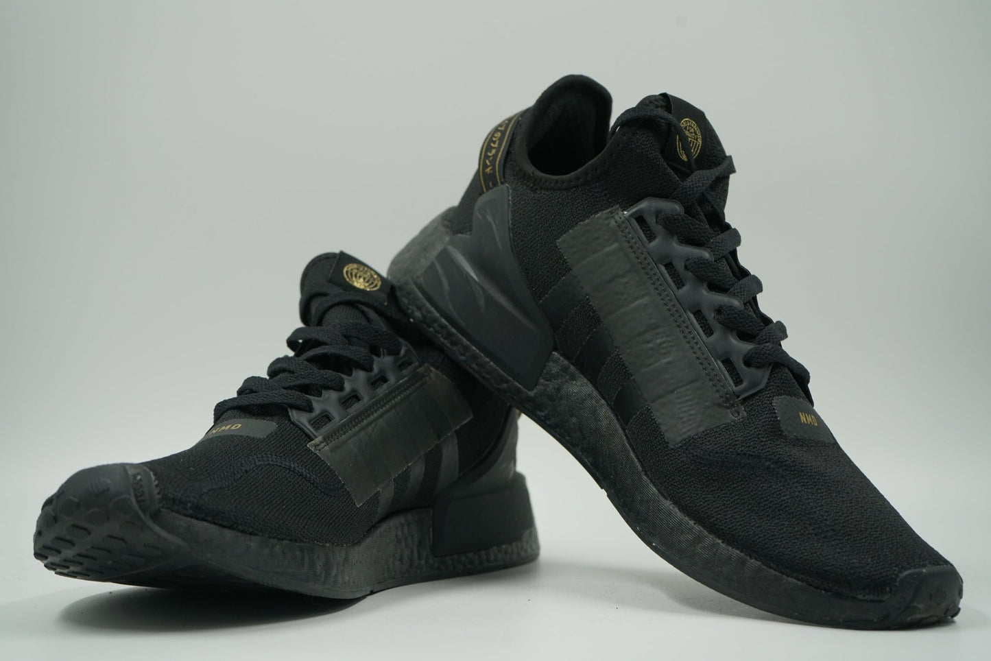 Adidas NMD R1 V2 Black Gold Metallic - Adidas - SecondPlace