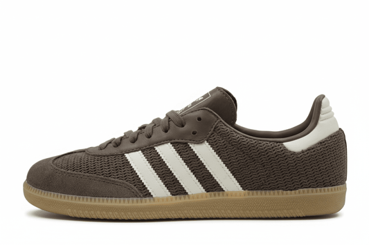 Adidas Samba OG sneakers in Earth Strata brown and Wonder White (JI3184) with a gum sole. Available at our Malmö store.