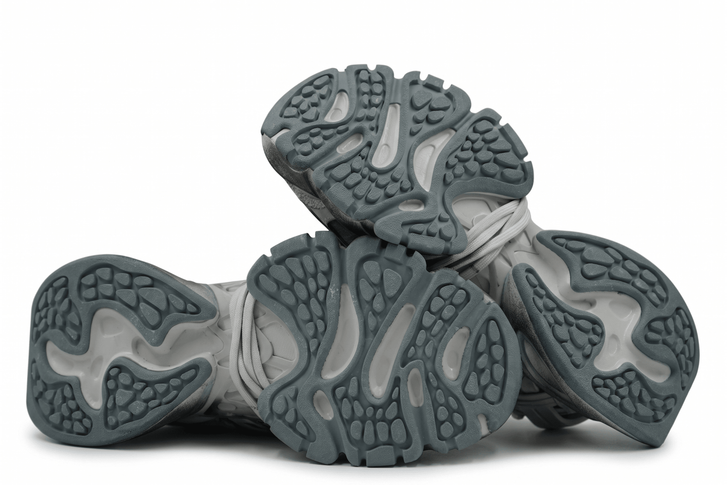 Adidas XLG Runner Deluxe grey — outsole tread pattern