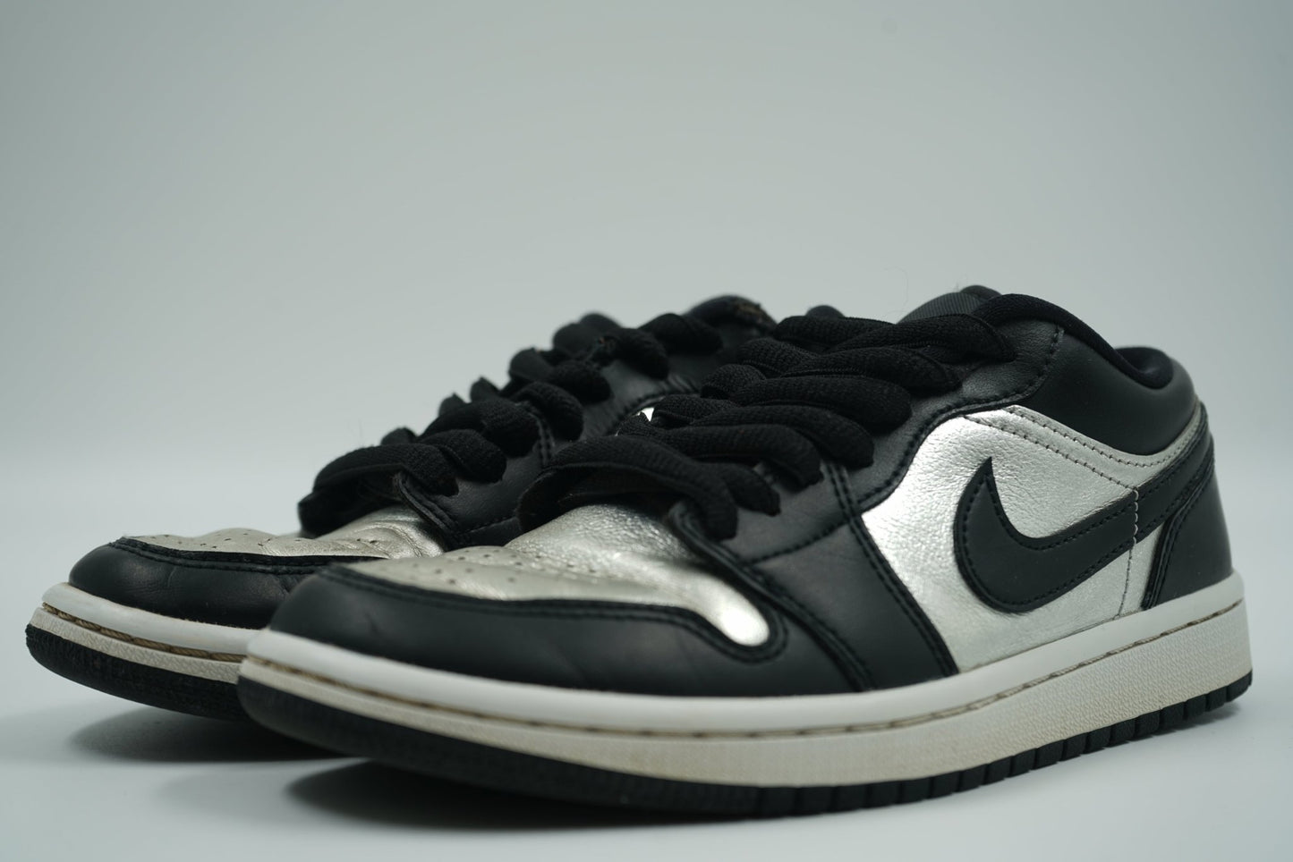 Air Jordan 1 Low Black Metallic Silver - Air Jordan - SecondPlace