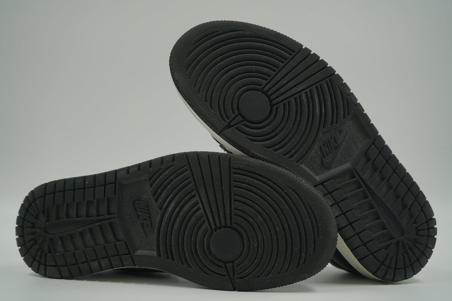 Air Jordan 1 Low Black Metallic Silver - Air Jordan - SecondPlace