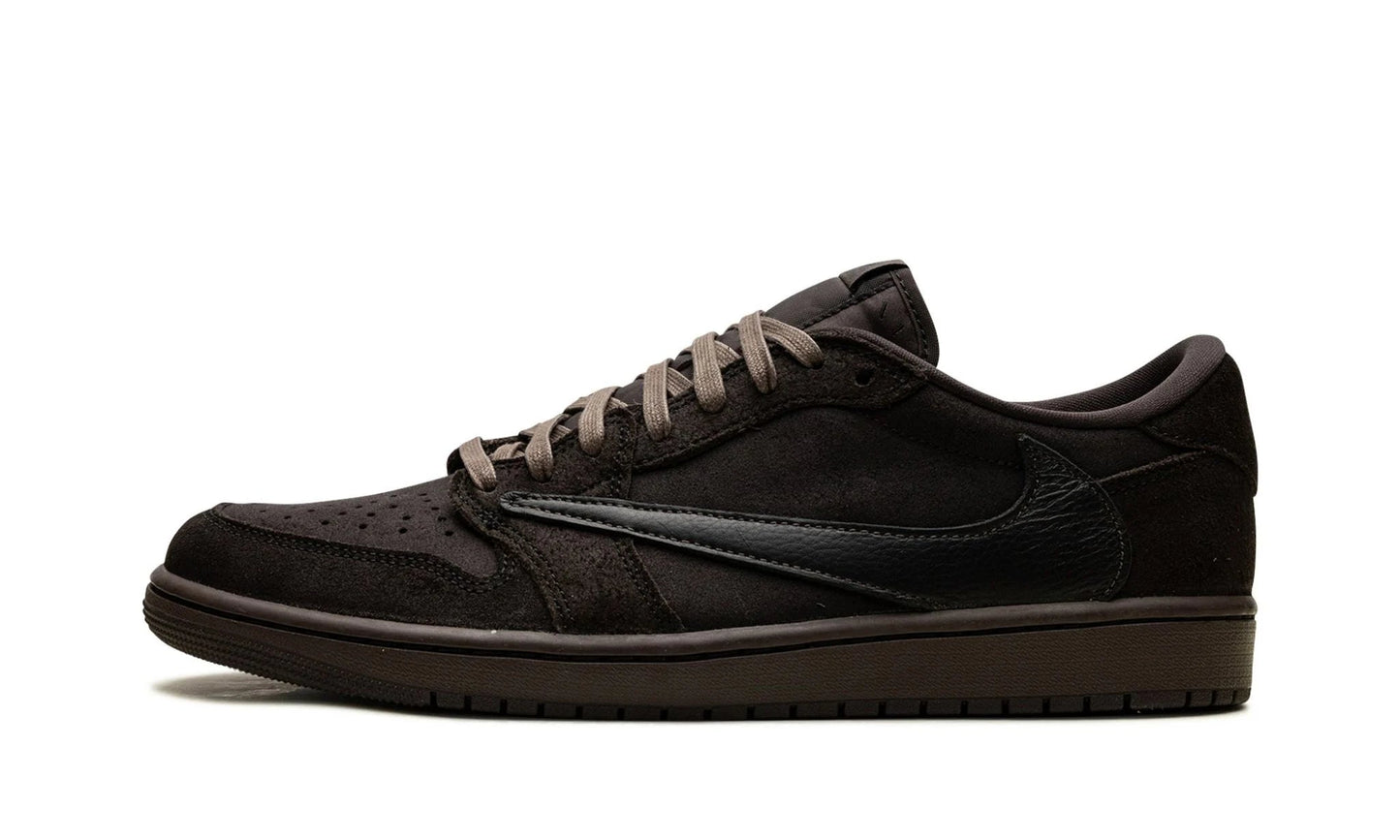 Air Jordan 1 Low OG x Travis Scott 'Velvet Brown' featuring a premium dark brown suede upper and black reverse Swoosh. Limited edition collaboration available at our Malmö store