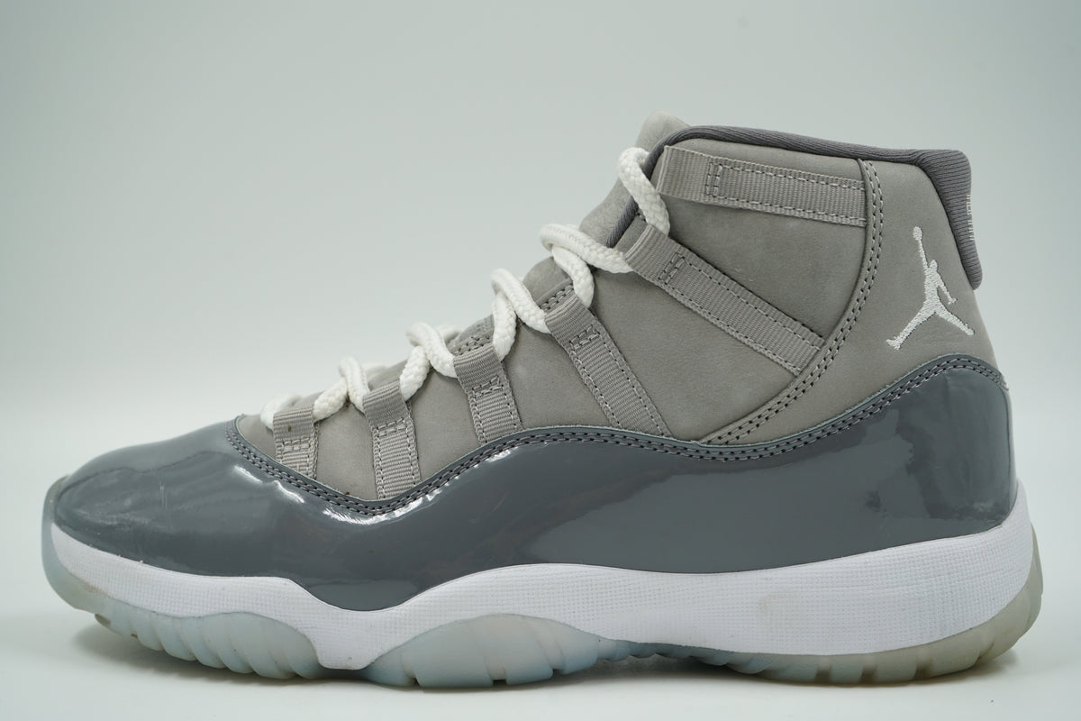 Pre-owned Air Jordan 11 Cool Grey 2021 in grey nubuck and patent leather with icy sole, side view