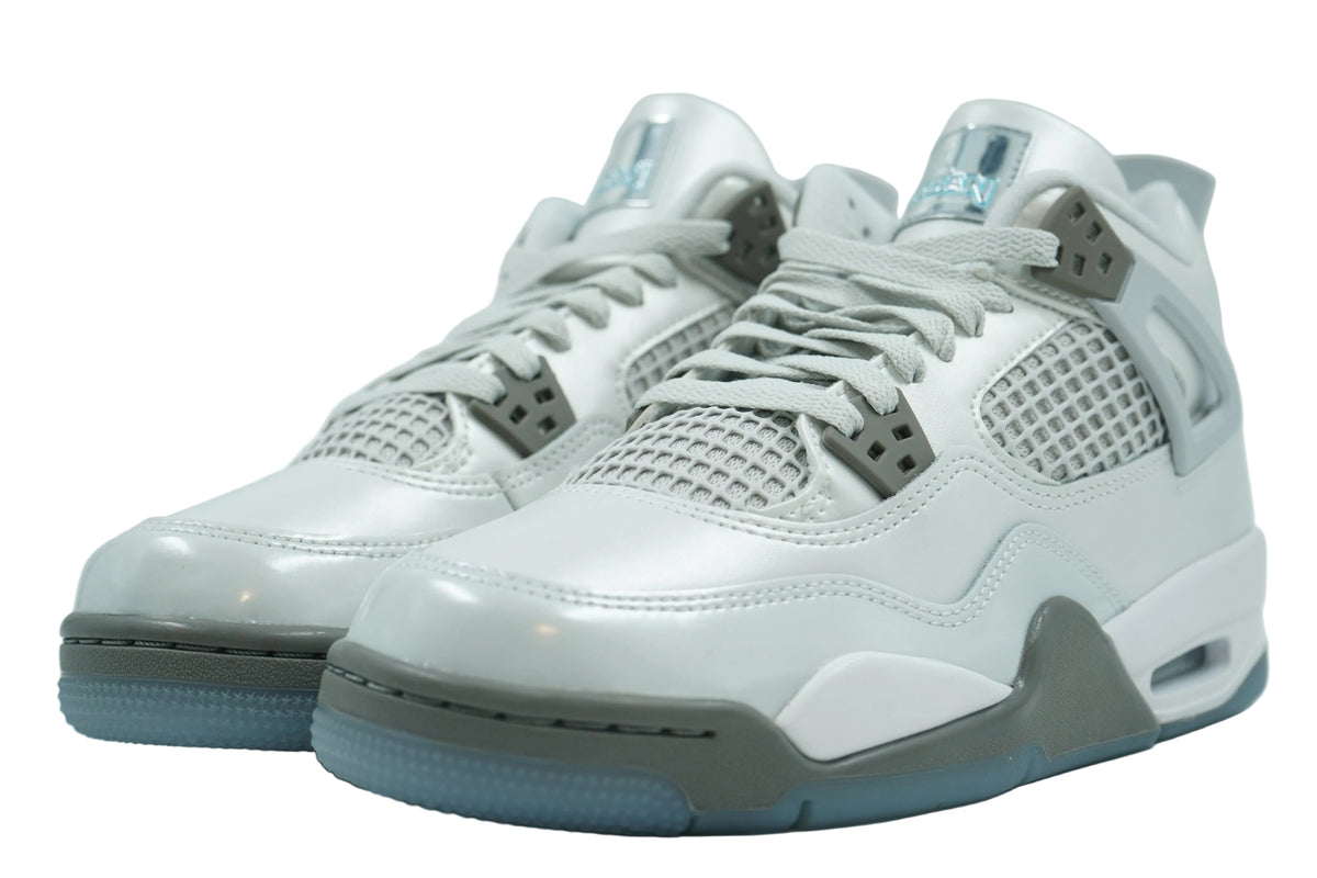 Brand new Air Jordan 4 Retro Photon Dust Blue Chill (GS), front view
