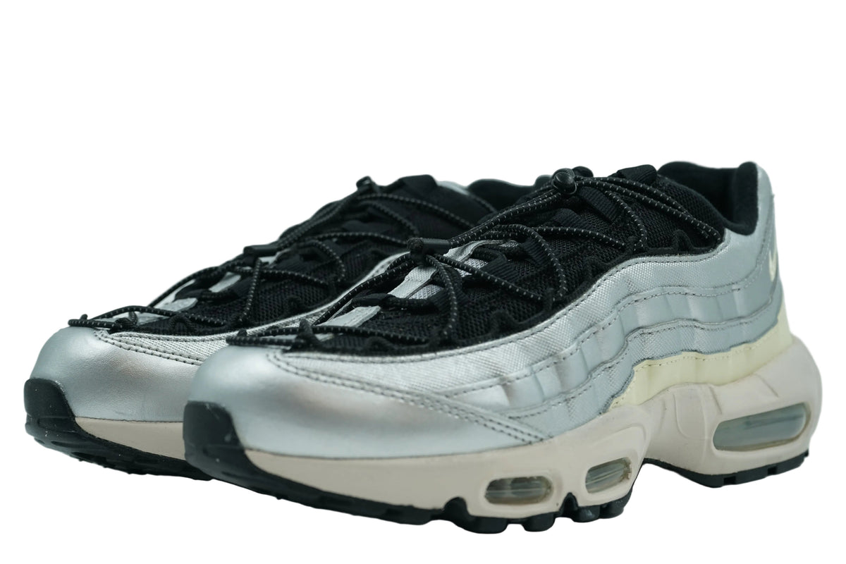 Brand new Air Max 95 Speed Lacing Metallic Silver, front view with toggle speed lacing
