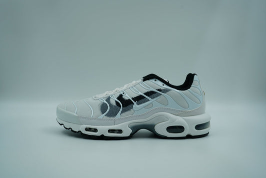 Air Max Plus Spray Paint Swoosh - White Cool Grey (Pre - owned) - Nike - SecondPlace