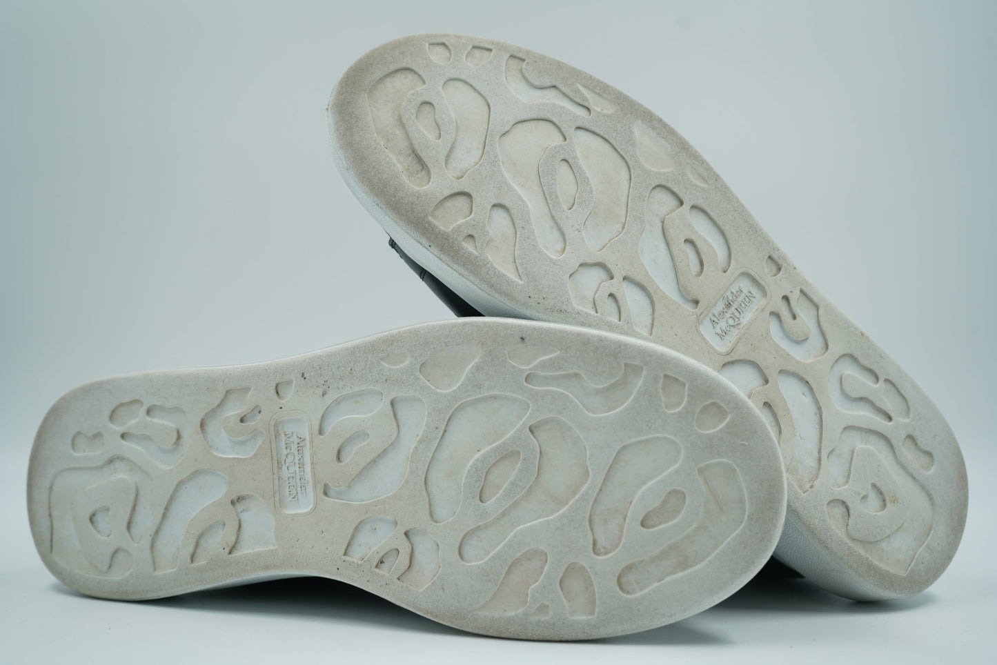 Alexander McQueen Chunky Black/White Sneakers - Alexander McQueen - SecondPlace