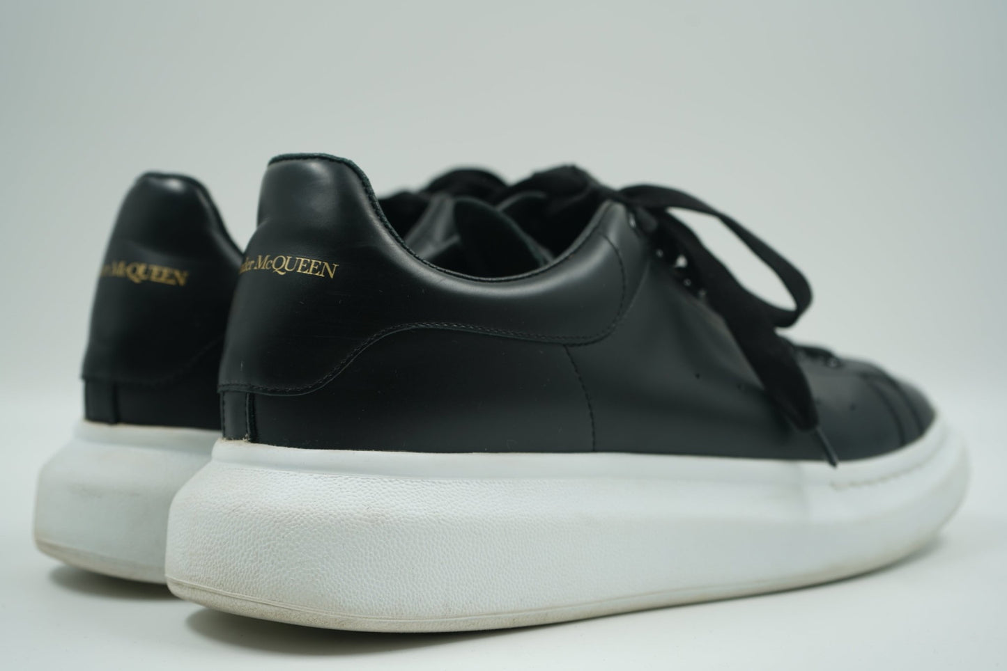 Alexander McQueen Chunky Black/White Sneakers - Alexander McQueen - SecondPlace