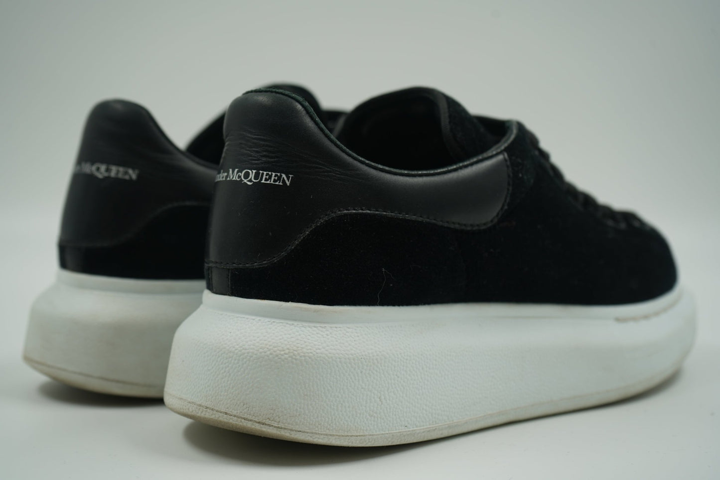 Alexander McQueen Chunky Black/White Velvet Sneakers - Alexander McQueen - SecondPlace