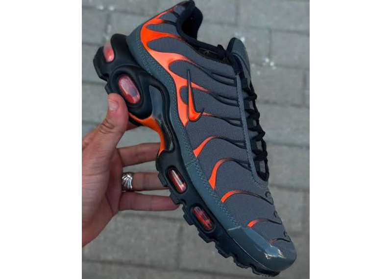 Air Max Plus Grey Orange
