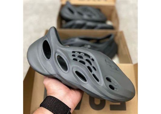 Yeezy Foam Runner Carbon