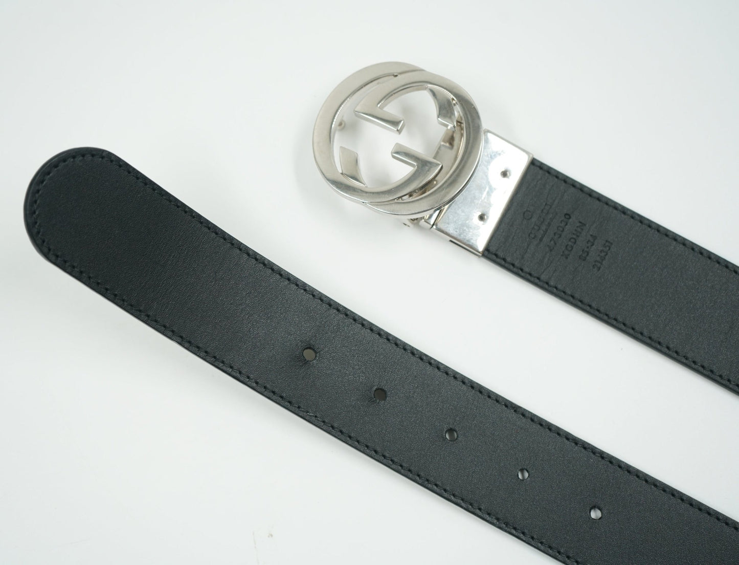Gucci GG Beige Canvas Reversible Black Belt - Gucci - SecondPlace