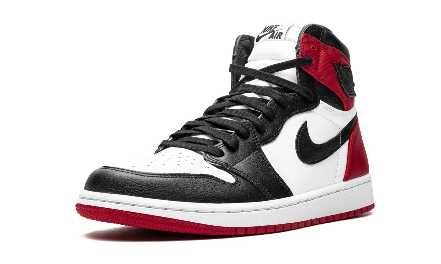 Air Jordan 1 Retro High Satin Black Toe