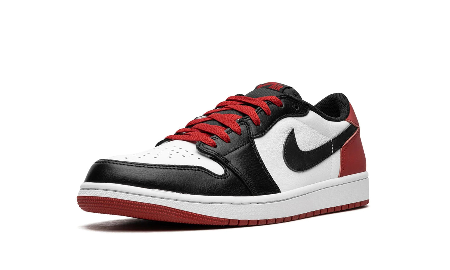 Air Jordan 1 Retro Low OG Black Toe 2023