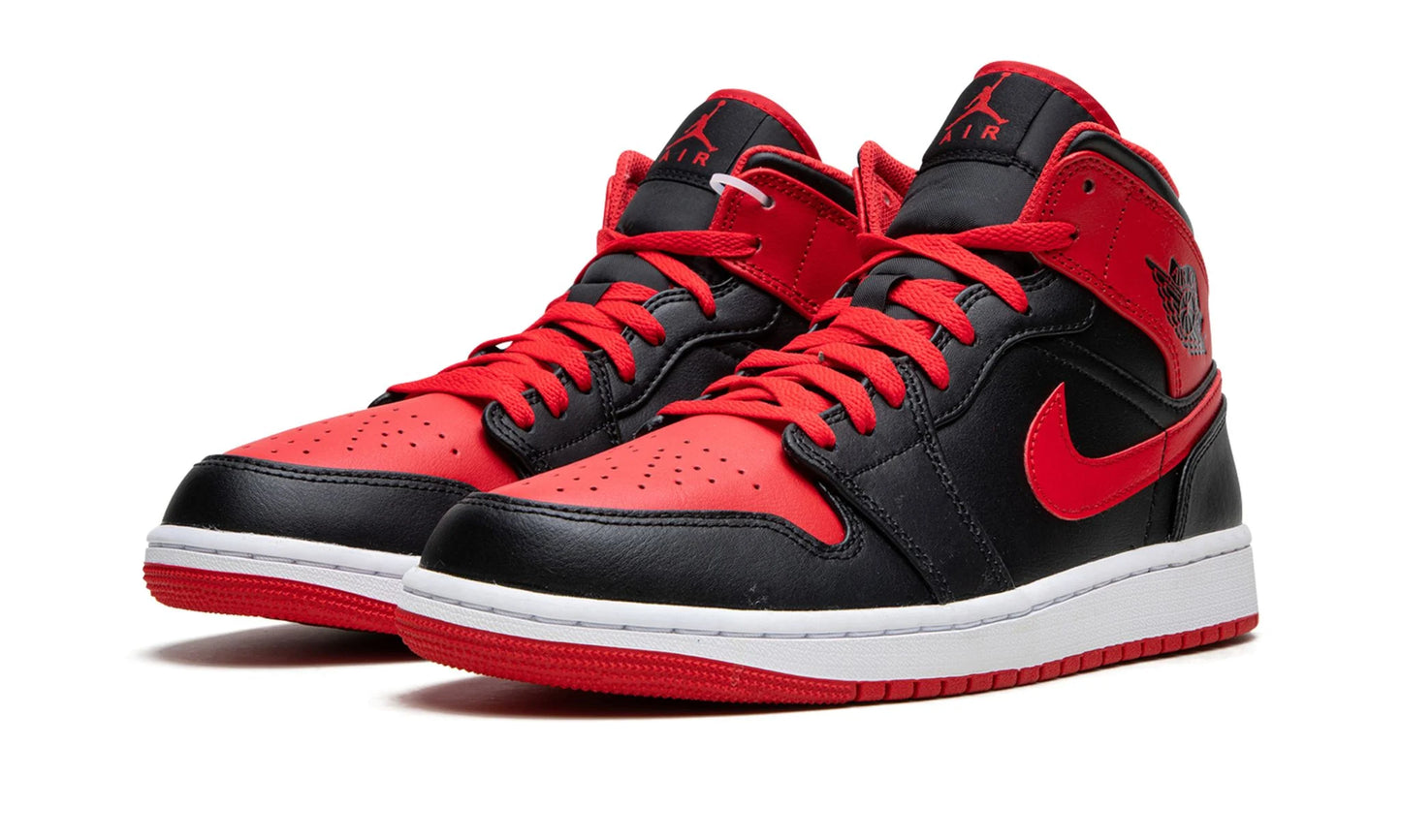 Air Jordan 1 Mid Alternate Bred