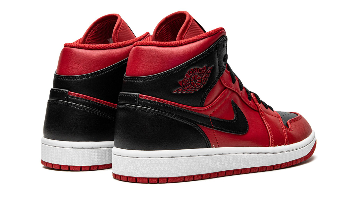 Air Jordan 1 Mid Reverse Bred