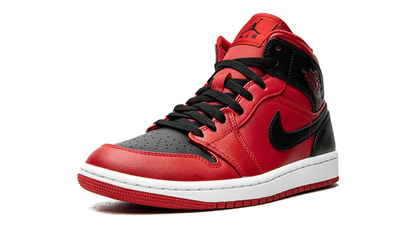 Air Jordan 1 Mid Reverse Bred