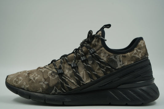 Louis Vuitton Fastlane Monogram Sneakers - Louis Vuitton - SecondPlace