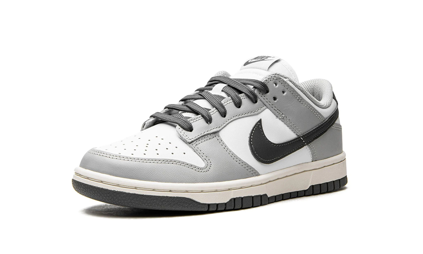 Dunk Low Light Smoke Grey