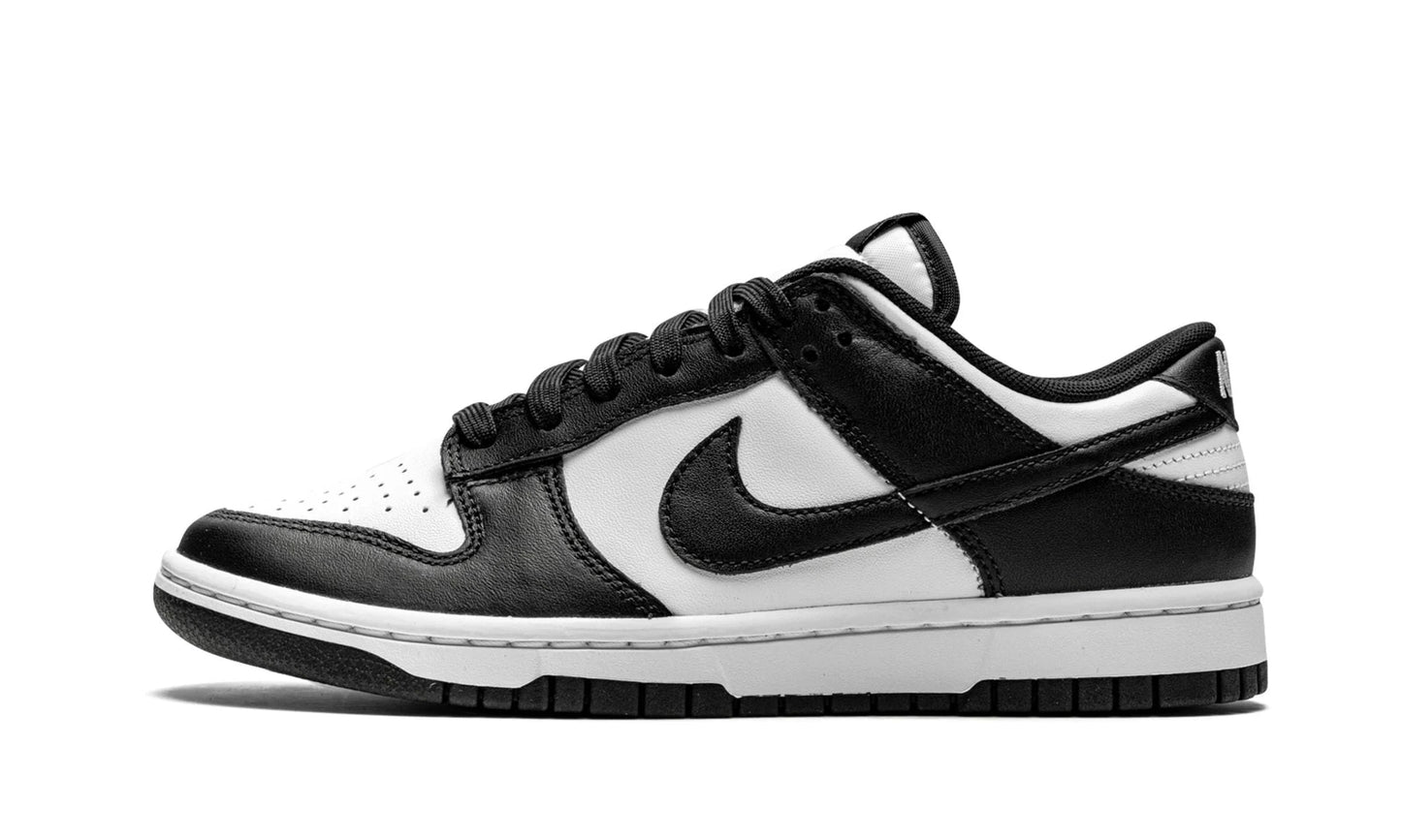 Nike Dunk Low Retro 'Panda' sneakers in Black and White (DD1391-100). The essential two-tone streetwear shoe available at our Malmö store and online.