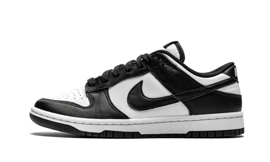 Nike Dunk Low Retro 'Panda' sneakers in Black and White (DD1391-100). The essential two-tone streetwear shoe available at our Malmö store and online.