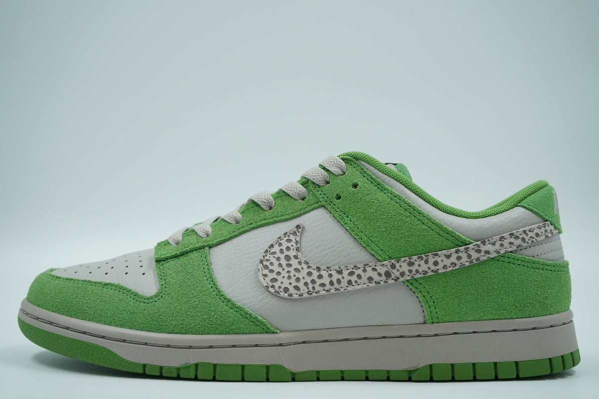 Pre-owned Nike Dunk Low Safari Swoosh in green suede and grey leather with safari print Swoosh, side view
