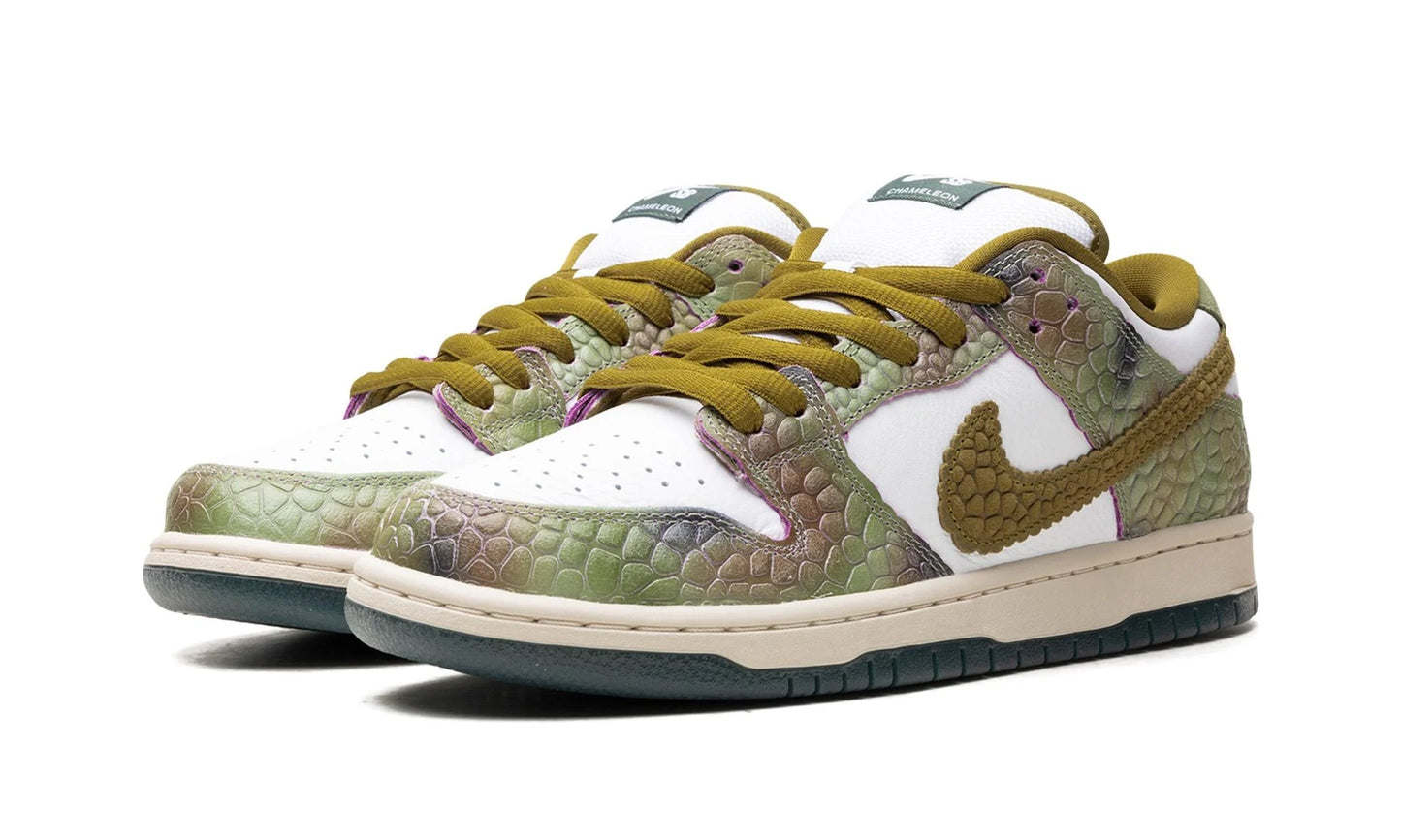 SB Dunk Low Chameleon