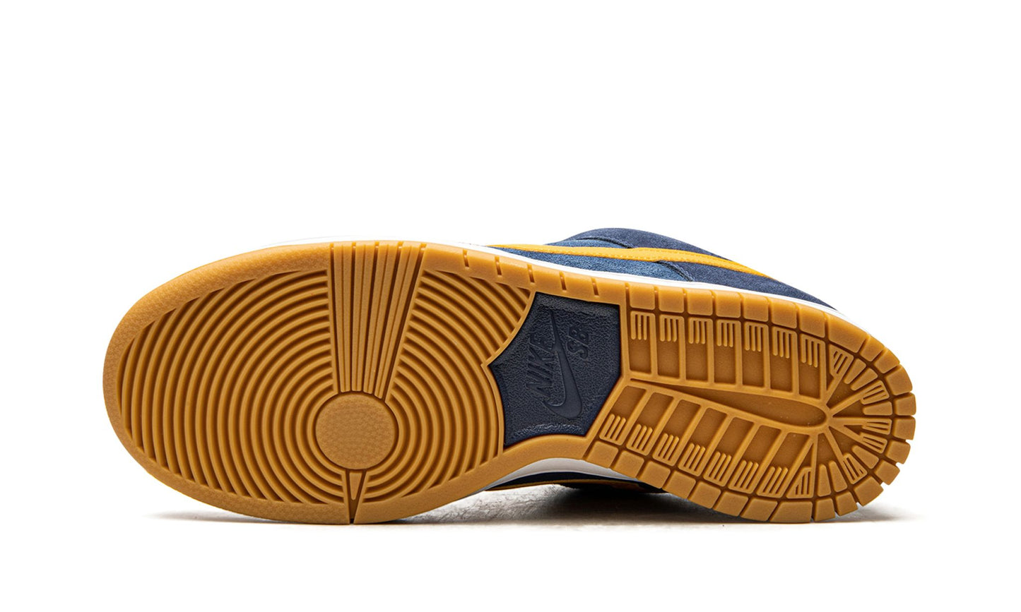 SB Dunk Low Barcelona