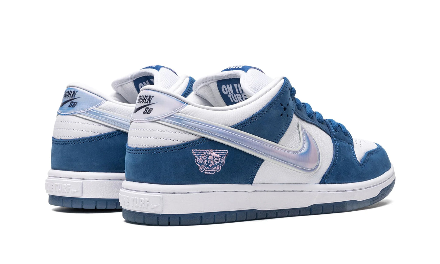 SB DUNK LOW Born x Raised